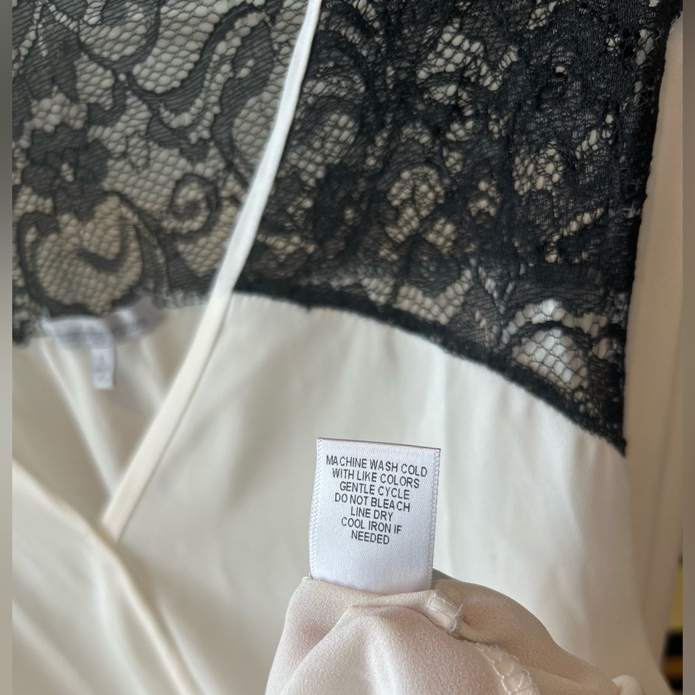 Donating 10/24 Like new! Charlotte Russe Sz L gorgeous top❣️ - Picture 5 of 10